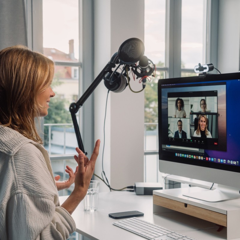 Verbatim Webcam Full HD Autofocus with Microphone & Light AWC-02